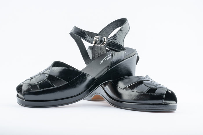 Edith  - Shiny Black Leather