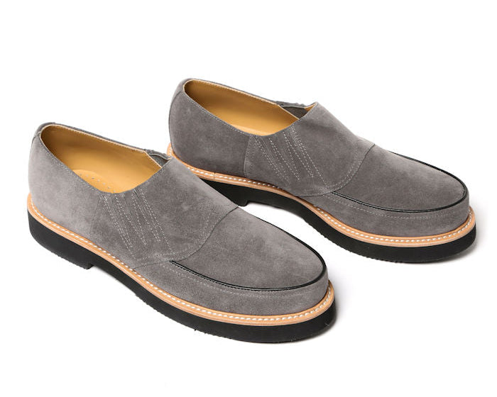 Piped Casual - Grey Suede