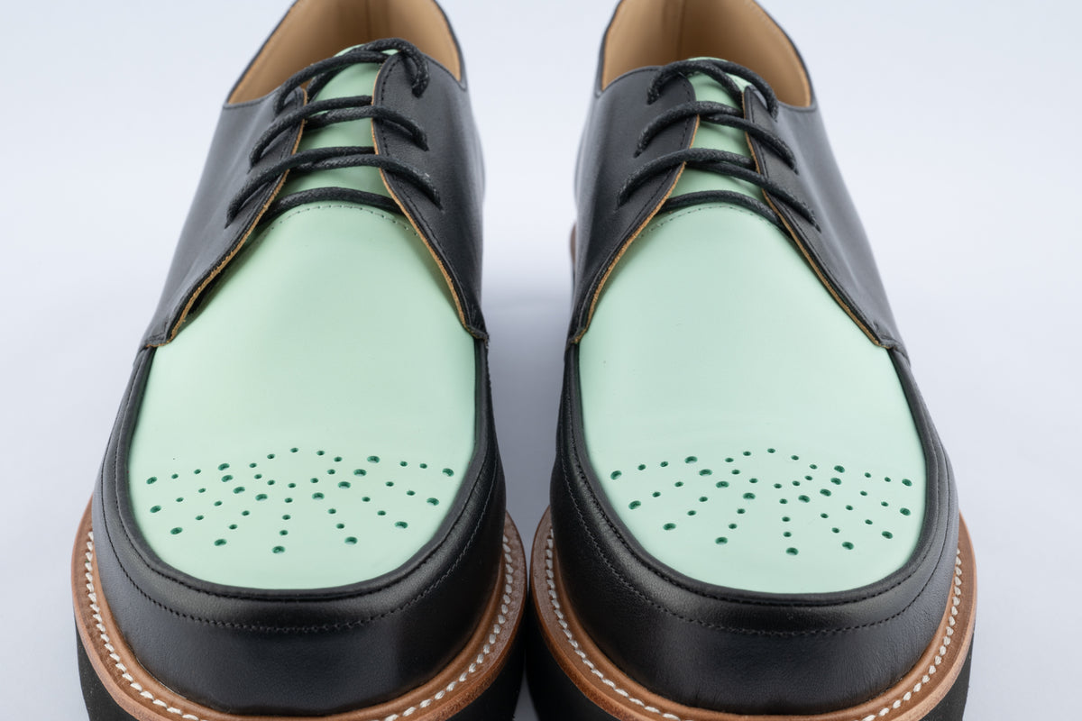 Sunburst Gibson - Mint & Black Leather
